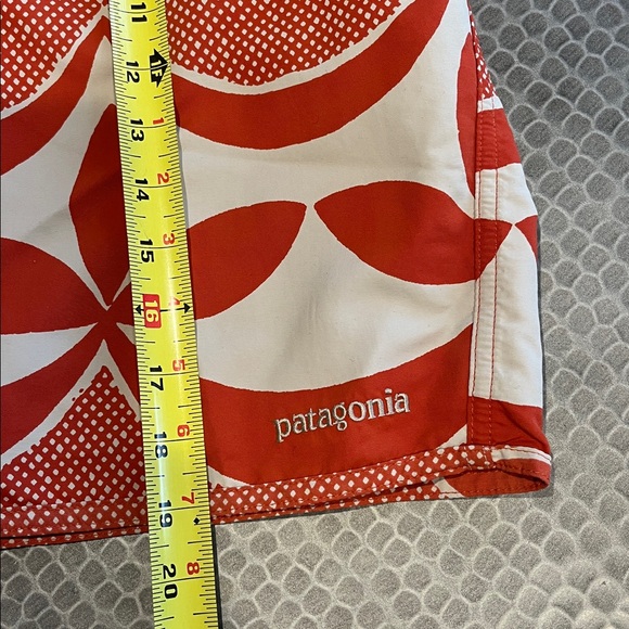Mens PATAGONIA Board shorts size 32-33 - Picture 4 of 6